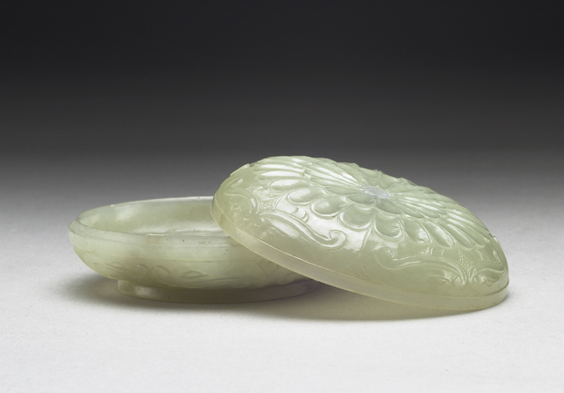 清 青玉菊瓣圓盒